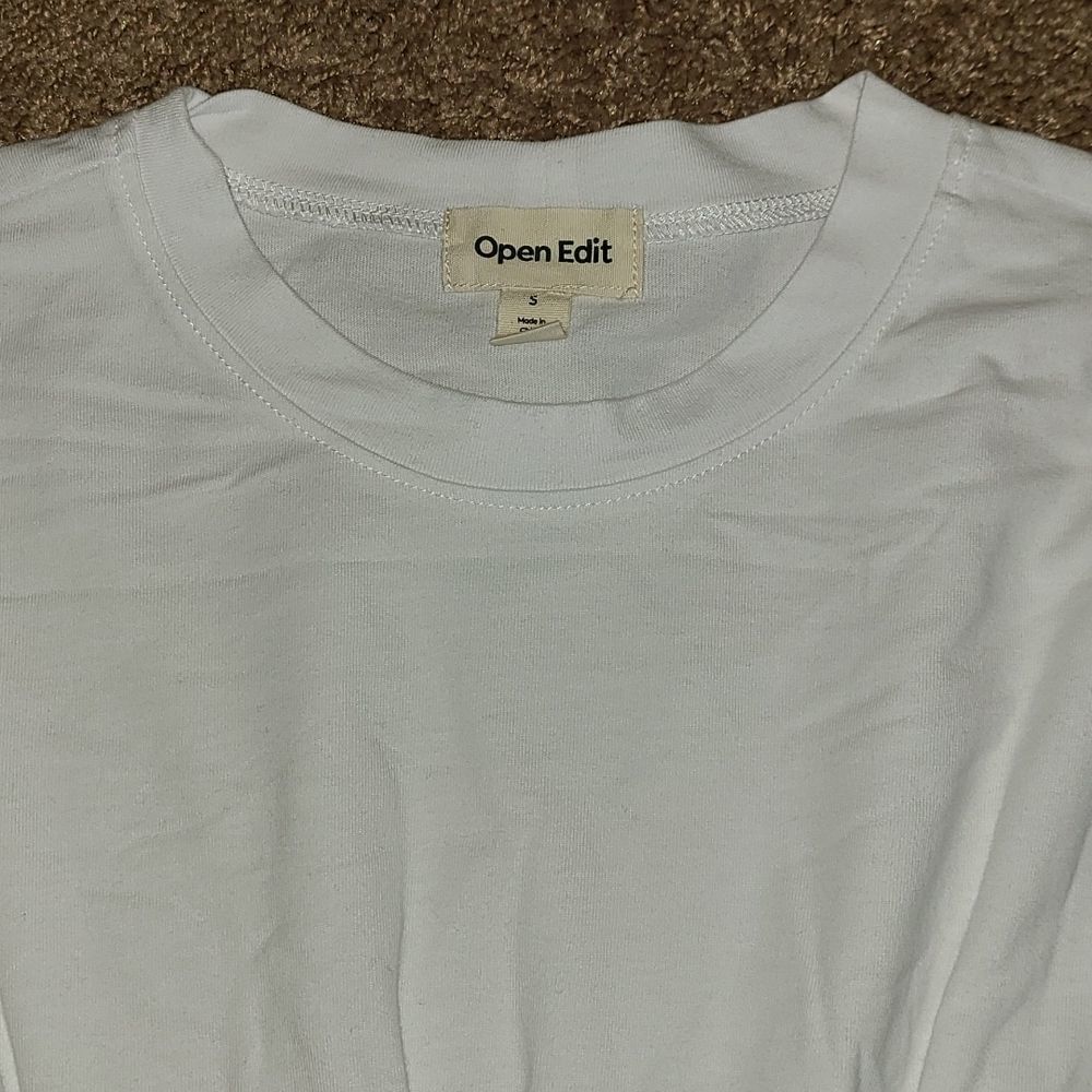 NEW Open Edit white crunch middle t-shirt. - Picture 2 of 5